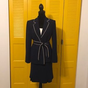 3pc Amanda Smith suit.